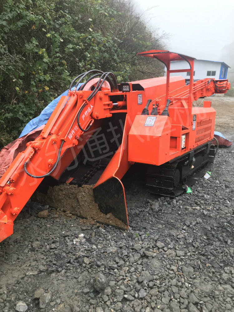 履帶刮板扒渣機 履帶刮板扒渣機