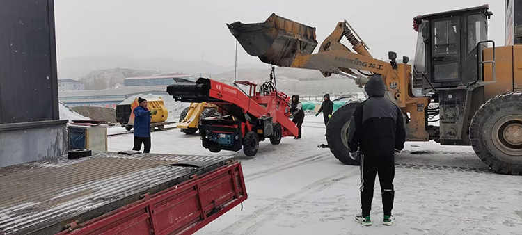 60型輪胎式扒渣機.jpg 60型輪胎式扒渣機.jpg